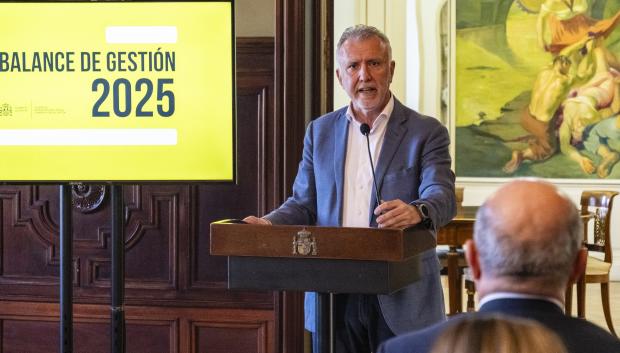 El ministro de Política Territorial y Memoria Democrática, Ángel Víctor Torres, comparece en rueda de prensa para hacer balance de la gestión ministerial durante 2025, en la Delegación del Gobierno en Canarias, a 29 de diciembre de 2025, en Las Palmas de Gran Canaria, Canarias (España). Torres ha dicho que el presidente del PP, Alberto Núñez Feijóo, está “obsesionado” con derrotar al Gobierno de España y ha asegurado que la legislatura actual “llegará a 2027”.

Europa Press Canarias / Europa Press
29 DICIEMBRE 2025;ÁNGEL VÍCTOR TORRES;DECLARACION;MEDIOS;GOBIERNO;2025
29/12/2025