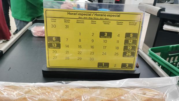 Imagen de los horarios de los próximos festivos de Mercadona