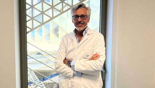 doctor Rafael Cuenca, director médico y jefe de servicio del Medicina Interna del Hospital Quirónsalud Córdoba.