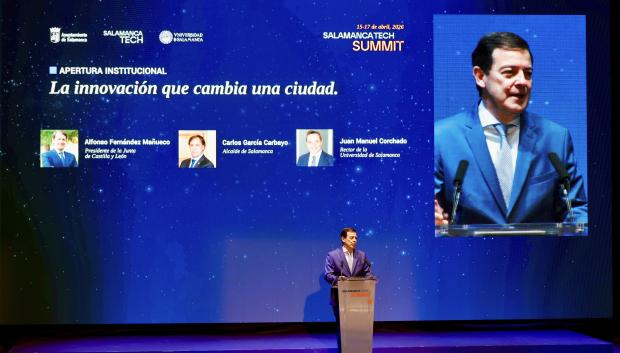 Alfonso Fernández Mañueco inaugura la cumbre 'Salamanca Tech Summit 2026'
