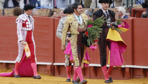 El diestro da la vuelta al ruedo tras una faena que se recordará durante años.