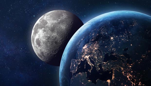 Tierra y Luna en el espacio