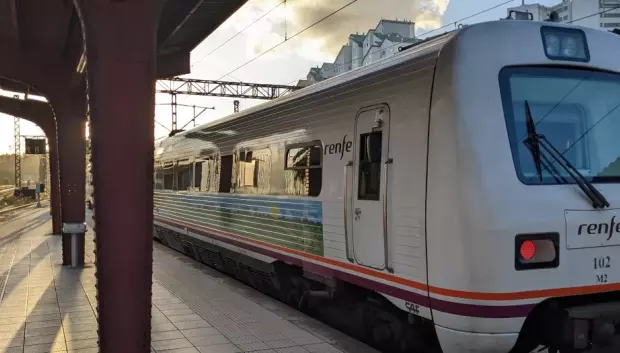 Un tren apeado en la estación de La Coruña



Un tren apeado en la estación de La Coruña