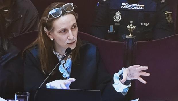 La abogada Leticia de la Hoz, en su uso de la palabra, durante el informe de conclusiones finales