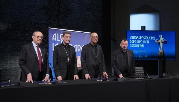 Los participantes de la rueda de prensa, en la Sagrada Familia