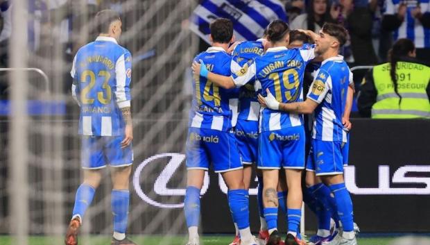 (Foto de ARCHIVO)
El Deportivo remonta al Mirandés y regresa a ascenso directo

REMITIDA / HANDOUT por LALIGA
Fotografía remitida a medios de comunicación exclusivamente para ilustrar la noticia a la que hace referencia la imagen, y citando la procedencia de la imagen en la firma
20/4/2026