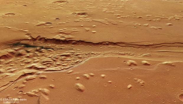 La sonda Mars Express visita Shalbatana Vallis en Marte