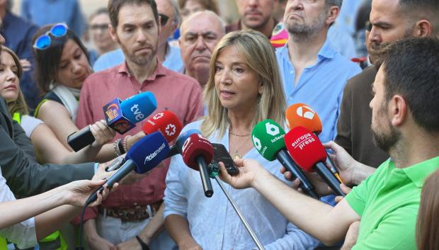 La portavoz del PP en el Senado, Alicia García, en la puerta de Génova antes de la manifestación de Sociedad Civil Española