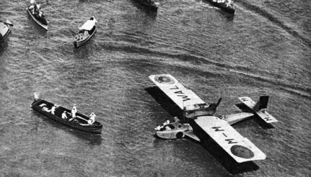El Plus Ultra tras amerizar en el Río de la Plata el 10 de febrero de 1926