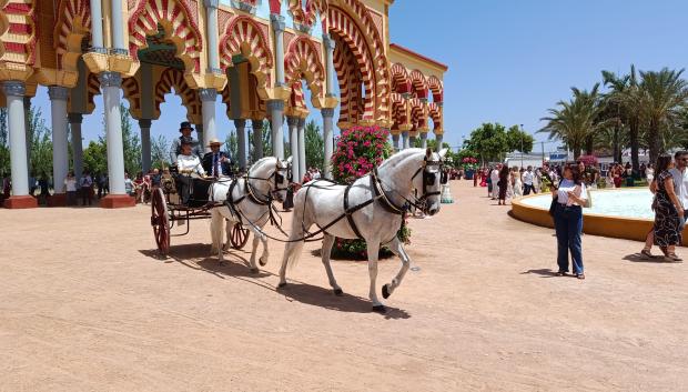 Un carruaje llegando a la Feria de Córdoba