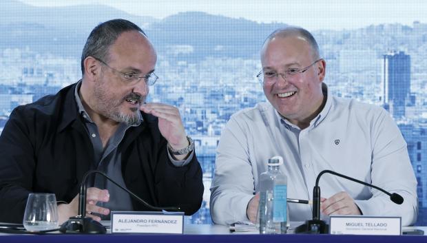 Alejandro Fernández y Miguel Tellado, en Barcelona