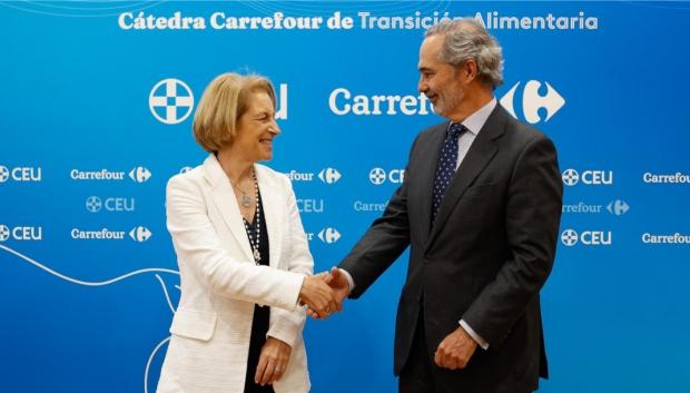 Rosa Visiedo, rectora de la Universidad CEU San Pablo y Jorge Ybarra Loring, director comercial de Carrefour