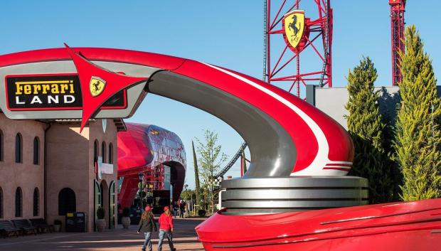 Entrada al parque temático Ferrari Land