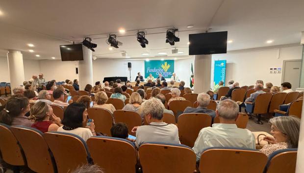 Asistentes a la conferencia celebrada este miércoles en la ciudad de Huelva