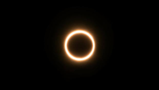 Eclipse solar anillo de fuego