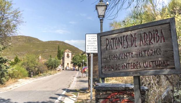 Cartel de bienvenida a Patones de Arriba