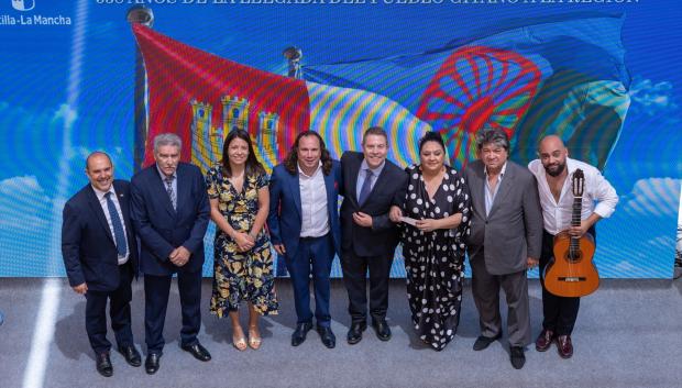 El jefe del Gobierno regional, Emiliano García-Page, preside en Toledo, el acto institucional con motivo de la celebración del Día del Pueblo Gitano de Castilla-La Mancha