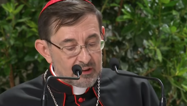 El cardenal José Cobo, durante su intervención en el Movistar Arena