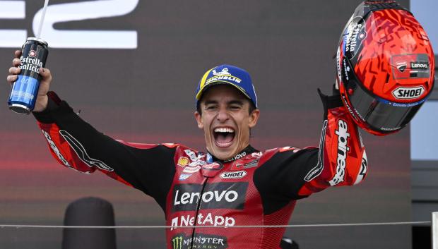 Marc Márquez celebra la victoria conseguida en el Balaton Park de Hungría