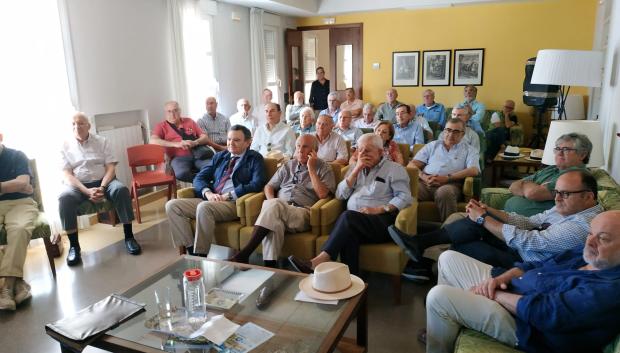Asistentes a la ponencia de Benito Gálvez en Alcorce