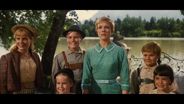 Sonrisas y lágrimas interpretado por Julie Andrews y  Cristopher Plummer