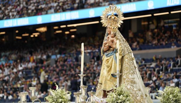 Encuentro del Papa León XIV con la comunidad diocesana, en el Estadio Bernabéu, a 8 de junio de 2026, en Madrid (España). El acto se articula en cuatro bloques (bienvenida, presentación de la vida de la Iglesia, parte festiva y encuentro final con el Papa), con actuaciones musicales, orquesta, coro de unas 1.000 voces y un centenar de bailarines.

A. Pérez Meca/Europa Press/Pool / Europa Press
08 JUNIO 2026;PAPA;LEÓN XIV;MADRID;ESPAÑA;VISITA;ENCUENTRO;BERNABÉU;COMUNIDAD DIOCESANA;
08/6/2026