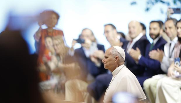 El papa León XIV asiste a un encuentro con los voluntarios que han colaborado en los actos del pontífice en la capital