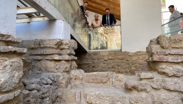 Patricia del Pozo, en las obras del futuro centro de visitantes de la Sinagoga de Córdoba