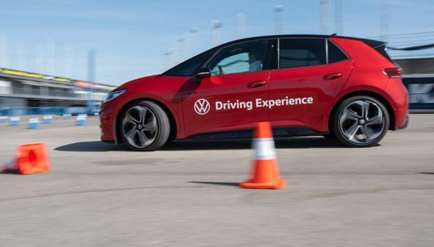 Volkswagen Driving Experience

﻿