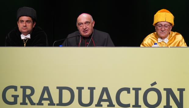 Imagen del acto de graduación de la UCV