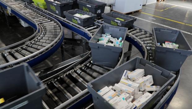 Productos preparados para recibir la etiqueta de envío y cerrarse