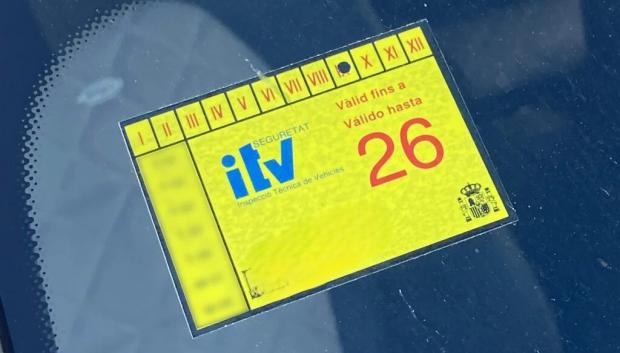 La pegatina se convierte en una pesadilla para muchos conductores