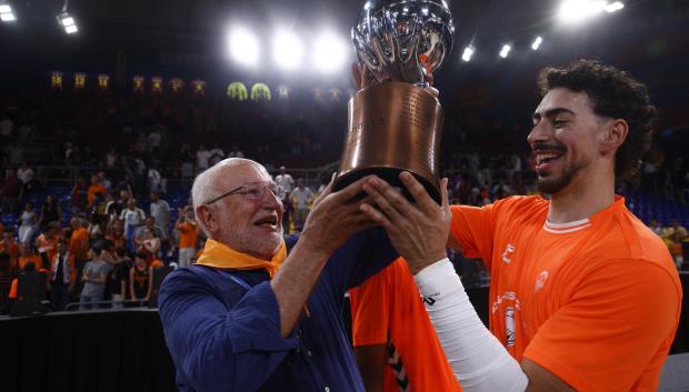 Imagen de Juan Roig tomada tras ganar la Liga ACB este miércoles