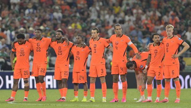 Jugadores de Países Bajos en la tanda de penaltis contra Marruecos, Mundial 2026.