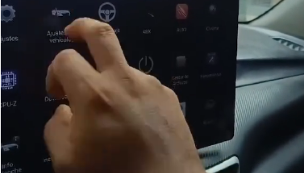 Muchos coches bloquean la pantalla cuando estamos en movimiento