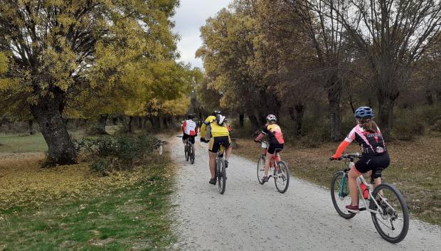 Además de a pie, algunos tramos se pueden recorrer en bici o a caballo