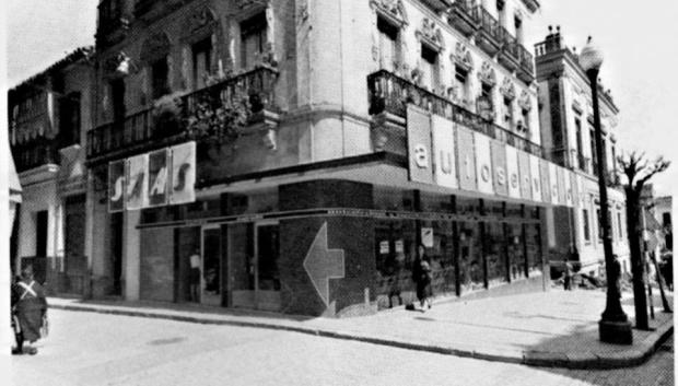 Supermercado SAAS en la calle Claudio Marcelo, esquina a María Cristina