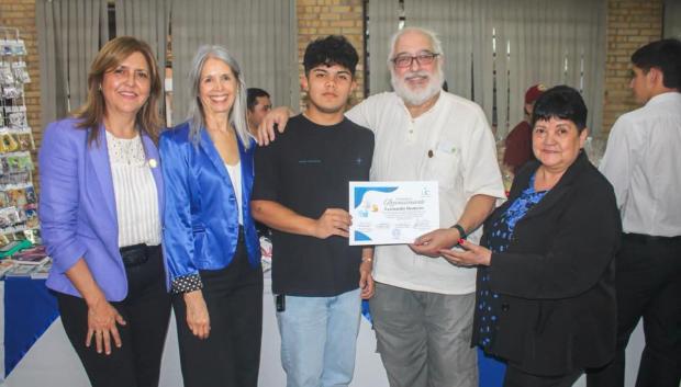 Orgulloso de los logros de los jóvenes
