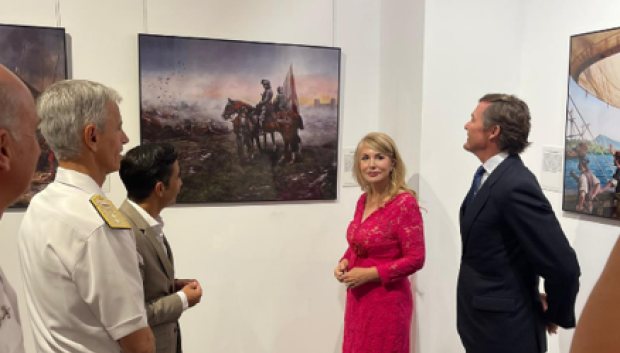 Almirante Rubio, Alcalde de Ferrol Rey Varela, Comisaria María Fidalgo y Presidente Fundación SAR D. Pedro de Borbón ante Pita da Veiga en Pavía
