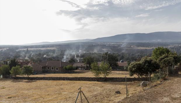 Vista del incendio desde la Iglesia de Santa María de la Cuesta