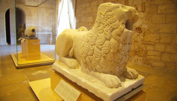 León de mármol