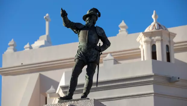 Estatua de bronce de Juan Ponce de León en Puerto Rico