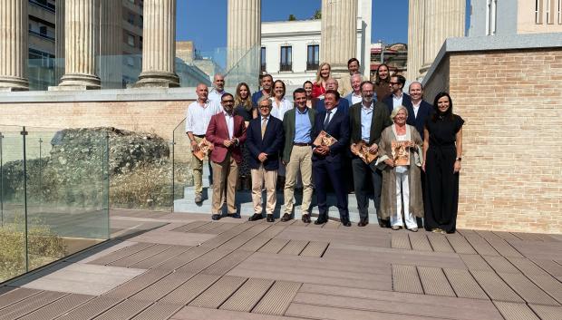 Representantes de las instituciones participantes para lograr la IGP de la joyería de Córdoba
