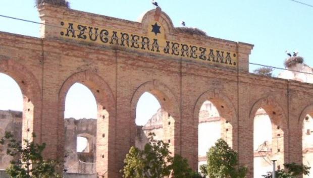 Las primeras construcciones en El Portal, más allá de las chozas originarias, tuvieron como fin albergar las oficinas de la Azucarera y las viviendas de los trabajadores