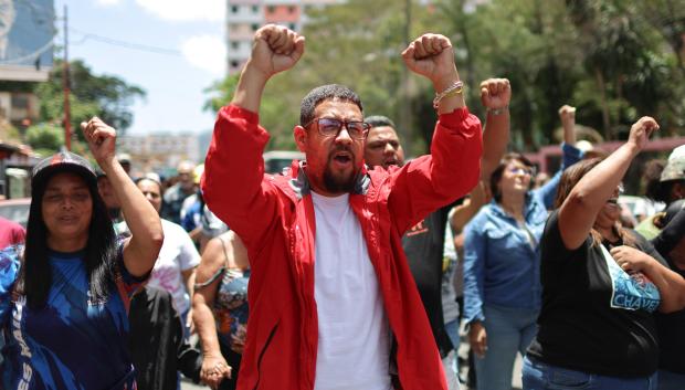Partidarios del chavismo marcharon por el natalicio del presidente fallecido Hugo Chávez