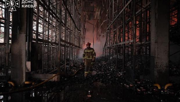 Una oleada de bombardeos rusos provoca incendios en la región de Kiev el 5 de agosto de 2026