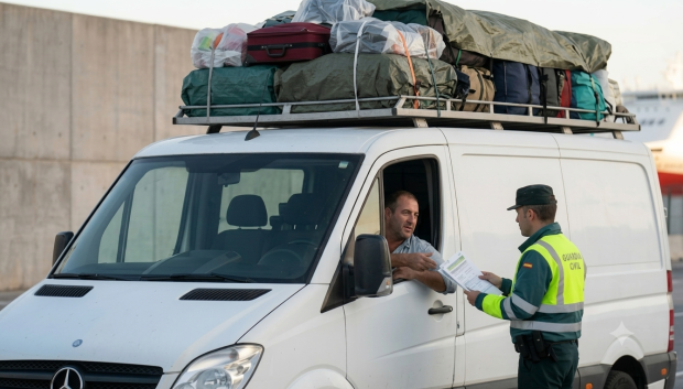 La Guardia Civil explica que se les sanciona cuando es pertinente