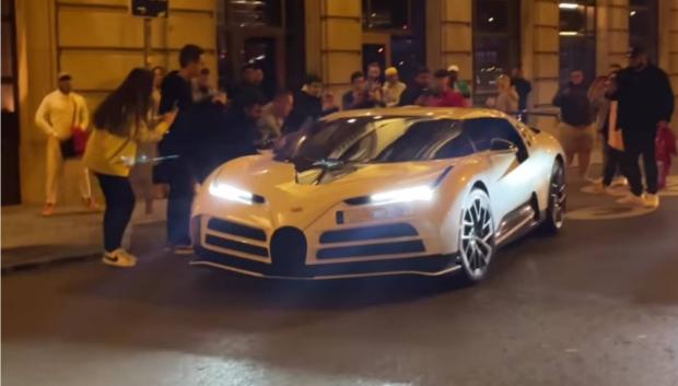 Ronaldo al volante de su Bugatti Centodieci