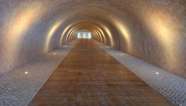 Acceso a los ascensores para VIPs del Parador de Ibiza.