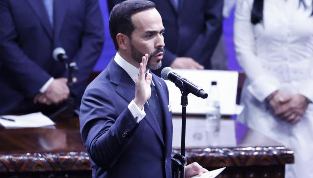 Juramento del cargo de Abelardo de la Espriella